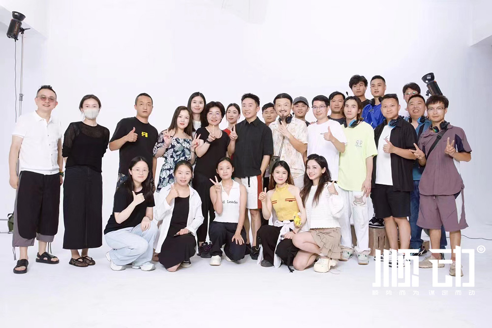 楊迪拍攝紫燕百味雞廣告片花絮